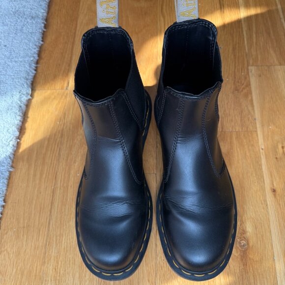 Unisex great condition Chelsea vegan black Dr. Martens (Women's 8, Men's 7) - Picture 1 of 4